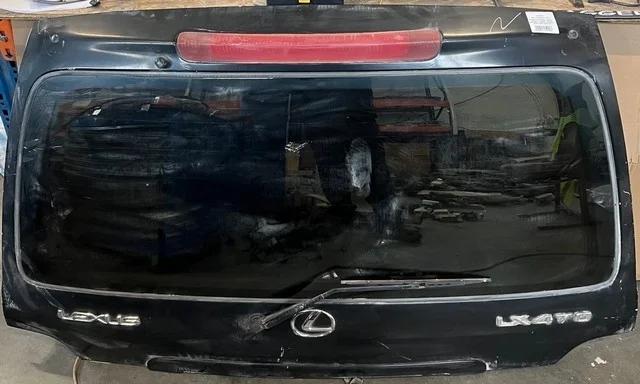 Крышка багажника (потерта) J100 LEXUS LX470 J100 1998-2002, LX470 J100 2002-2005, LX470 J100 2005-2007
