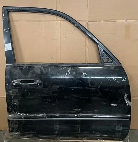 Дверь передняя правая (тычки, дефект ЛКП) UZJ100 LEXUS LX470 J100 1998-2002, LX470 J100 2002-2005, LX470 J100 2005-2007
