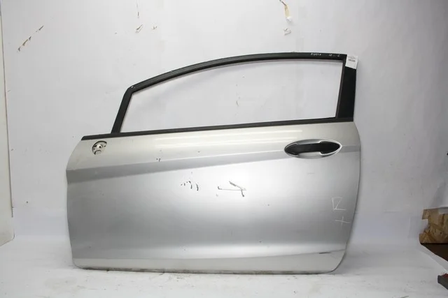 Дверь передняя левая (потерто) FORD FIESTA MK VI 2008-2019