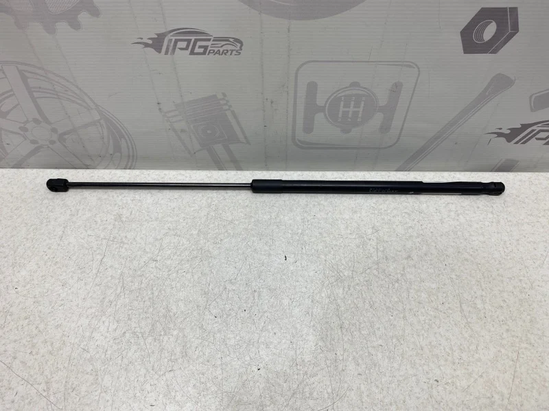 Амортизатор капота правый Mercedes-benz CLS 2011 C218