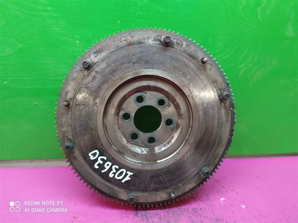 Маховик МКПП Golf 5 6 Octavia 1,4 BUD 030105271D