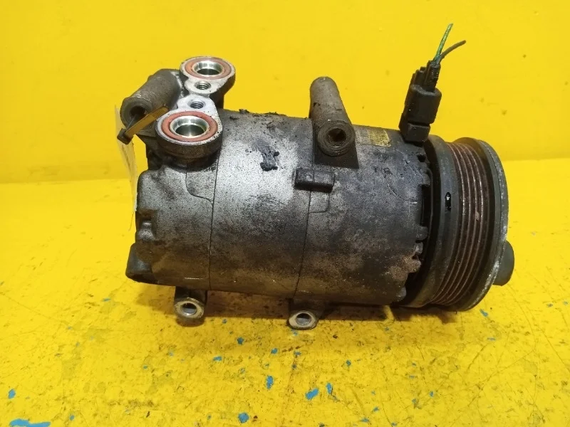 Компрессор кондиционера Ford Focus 2 2005-2011