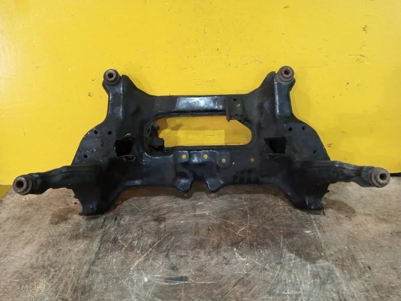 Подрамник Nissan X-Trail T30 2000-2007