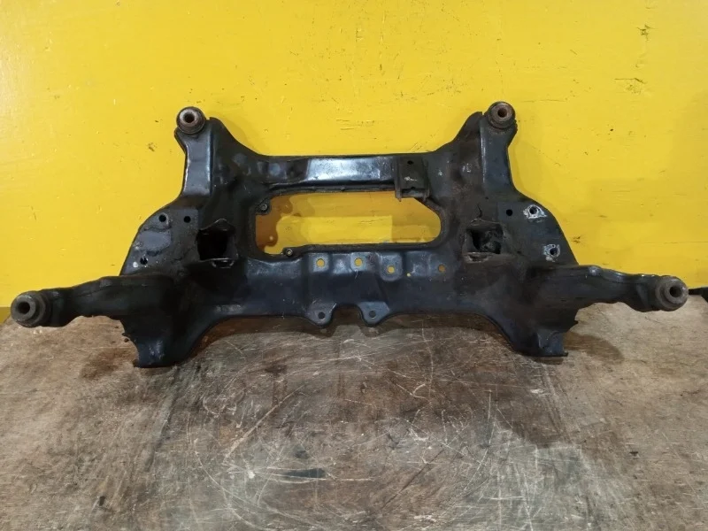 Подрамник Nissan X-Trail T30 2000-2007