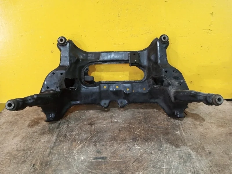 Подрамник Nissan X-Trail T30 2000-2007