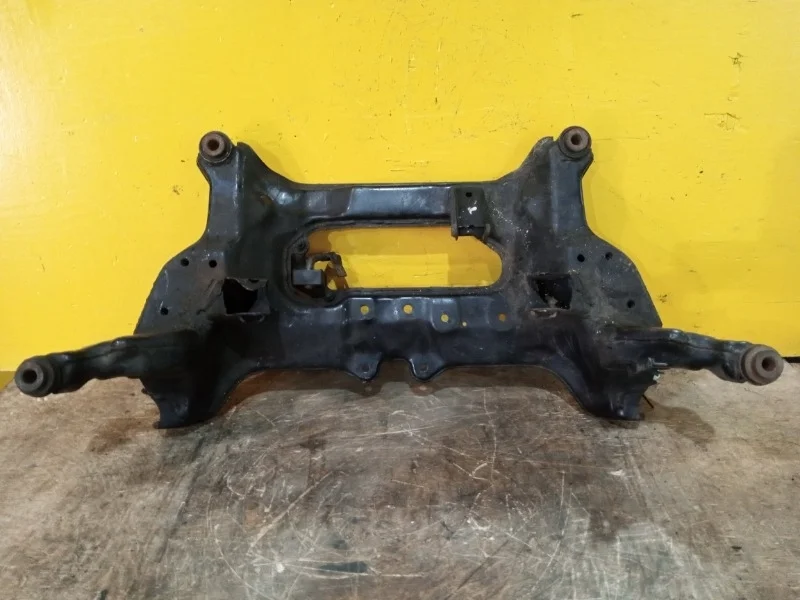 Подрамник Nissan X-Trail T30 2000-2007