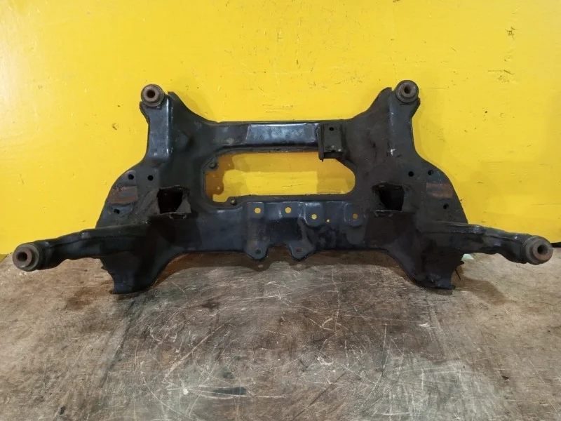 Подрамник Nissan X-Trail T30 2000-2007