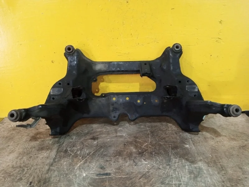 Подрамник Nissan X-Trail T30 2000-2007