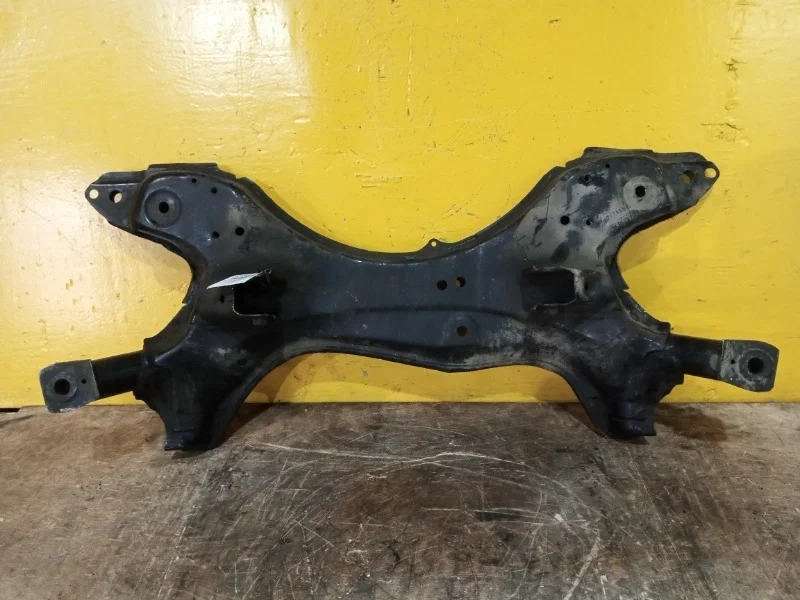 Подрамник Toyota RAV4 XA20 2000-2007