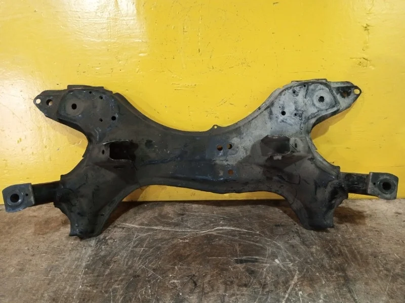 Подрамник Toyota RAV4 XA20 2000-2007