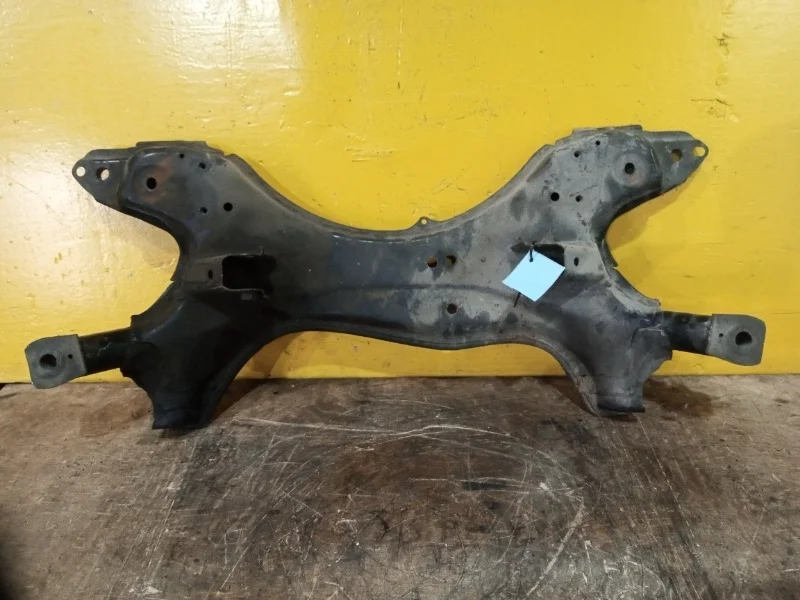 Подрамник Toyota RAV4 XA20 2000-2007