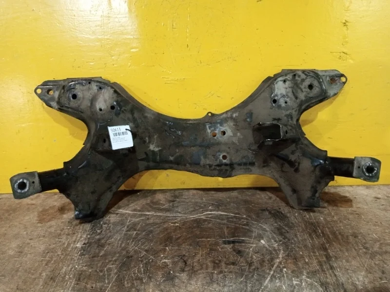 Подрамник Toyota RAV4 XA20 2000-2007