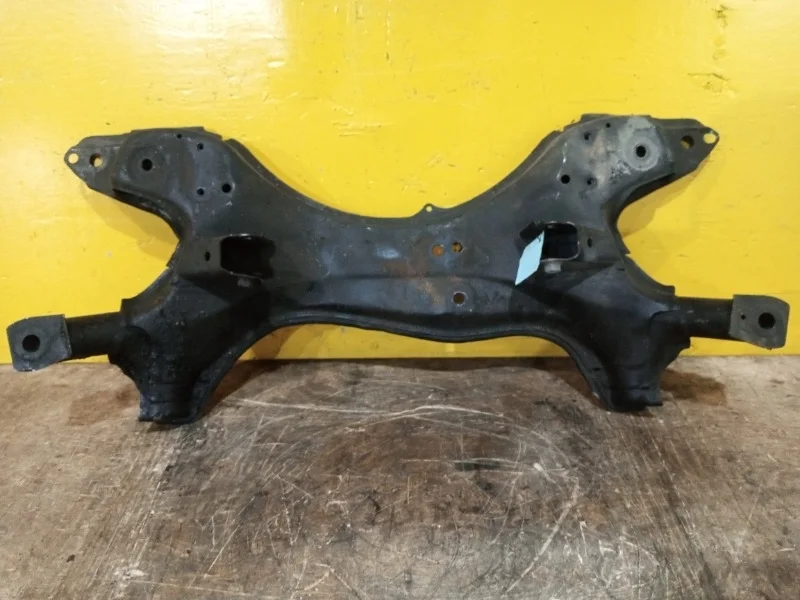 Подрамник Toyota RAV4 XA20 2000-2007