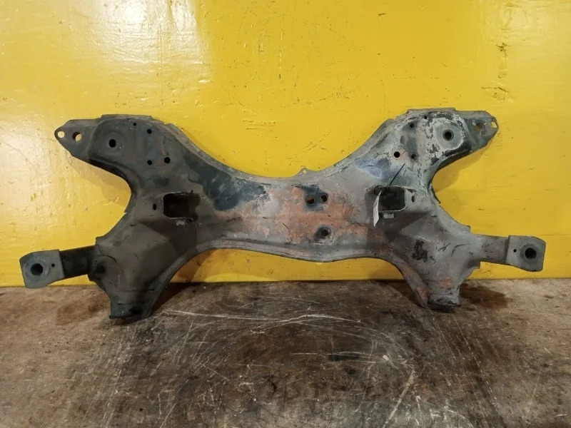 Подрамник Toyota RAV4 XA20 2000-2007
