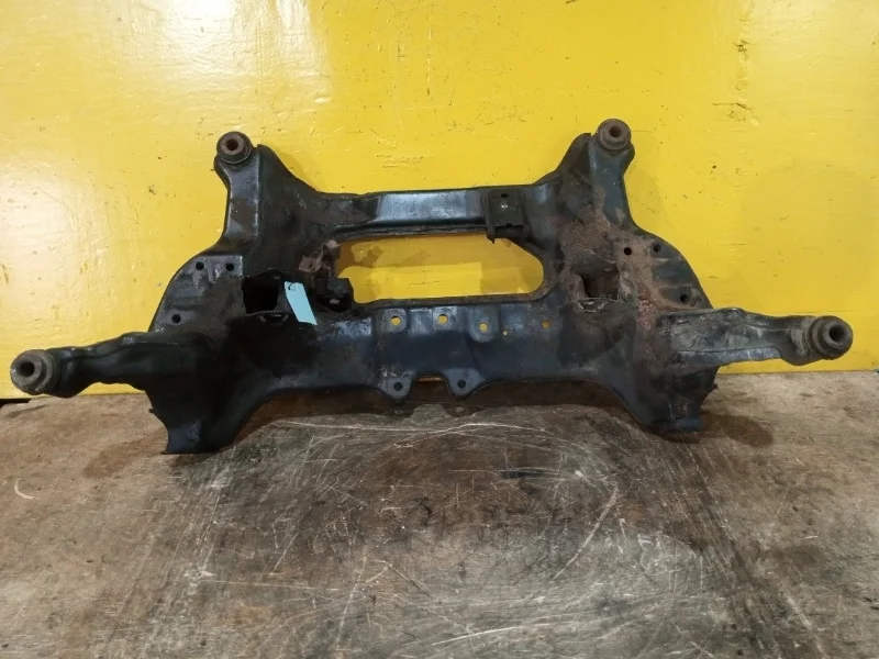 Подрамник Nissan X-Trail T30 2000-2007