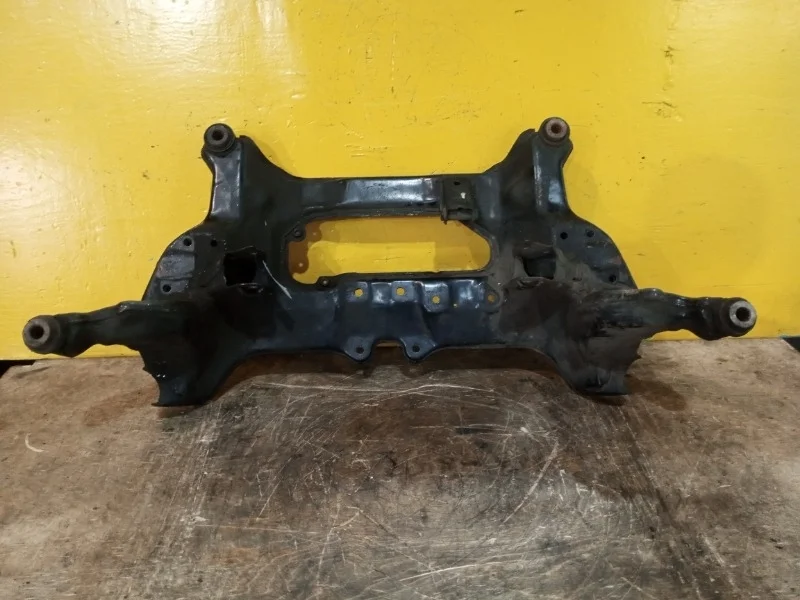 Подрамник Nissan X-Trail T30 2000-2007