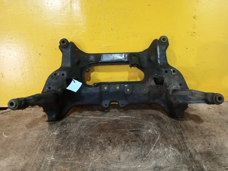 Подрамник Nissan X-Trail T30 2000-2007