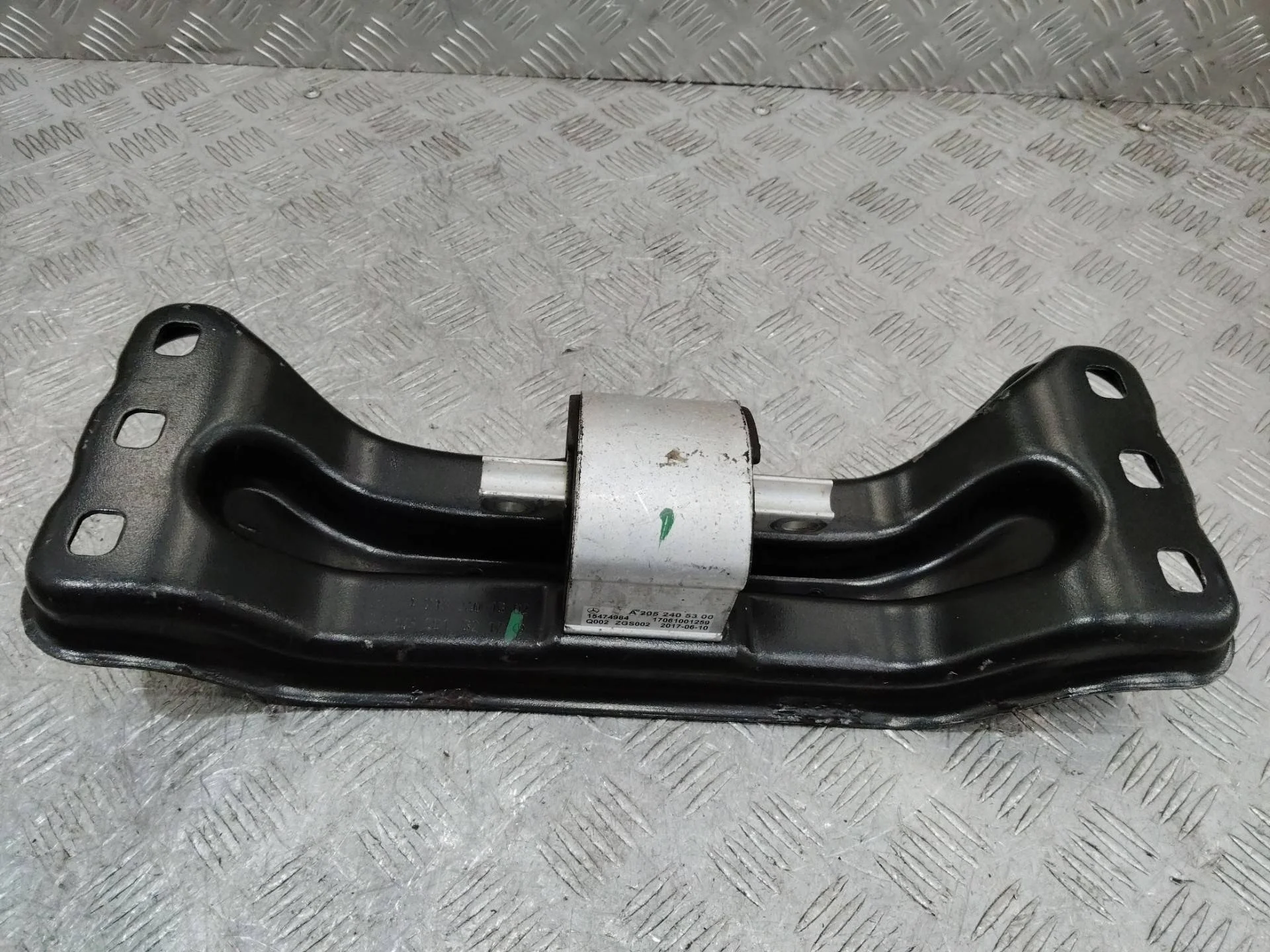 кронштейн коробки (балка кпп) Mercedes-Benz E W213