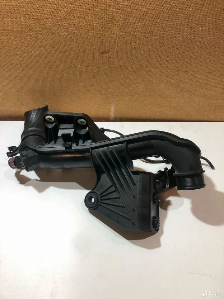 Патрубок интеркулера Audi A4 B8 VAG 8K0145673ad