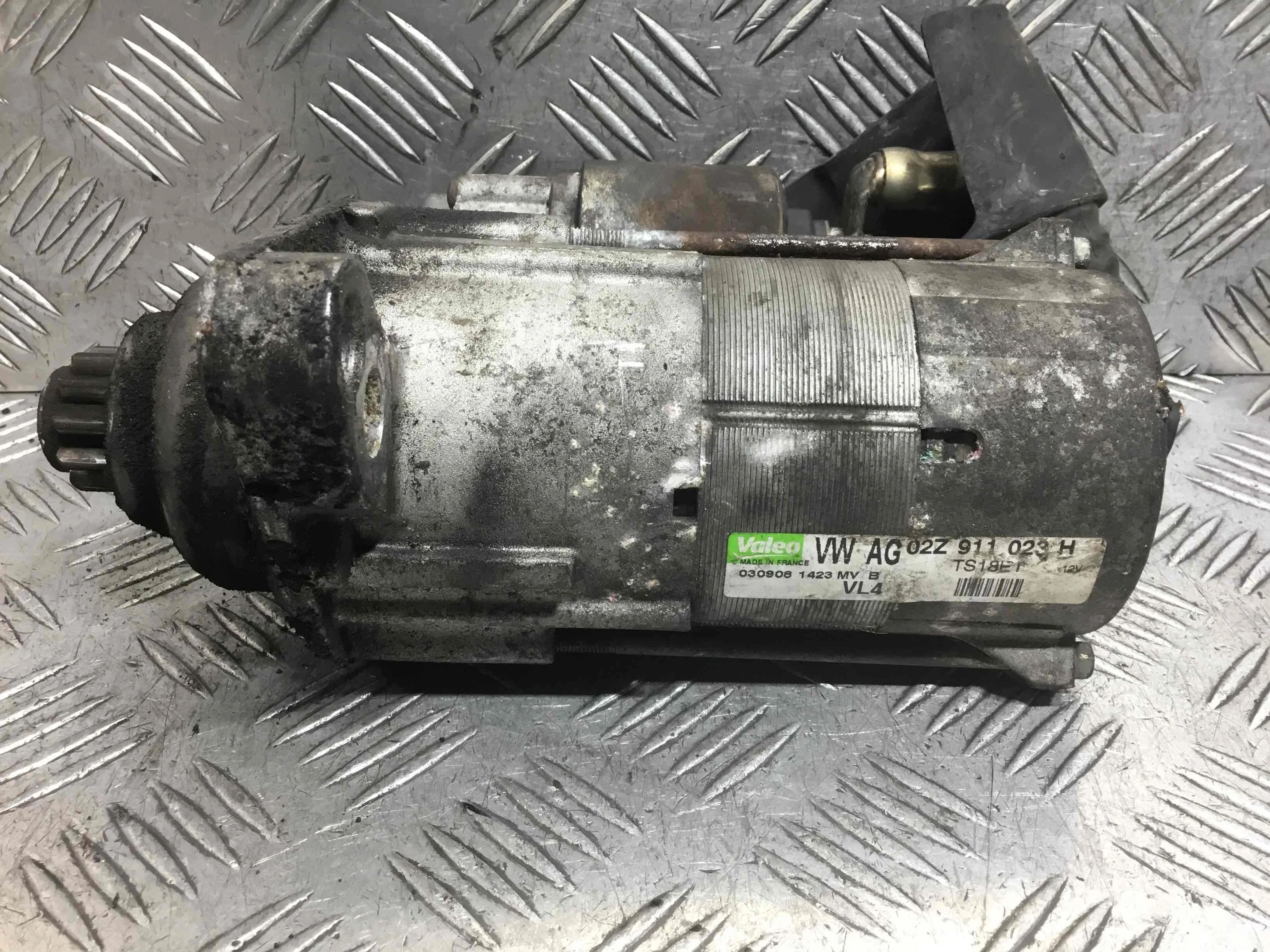 Стартер Volkswagen Golf 5 поколение (2004-2009) дизель 1.9 TDI Механика Х/б