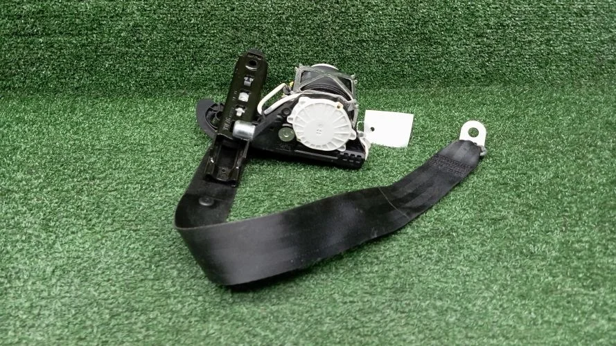 ремень безопасности Volkswagen CFGC,CUWA 358 Volkswagen Passat Cc CFGC,CUWA 358 3C1857705Q