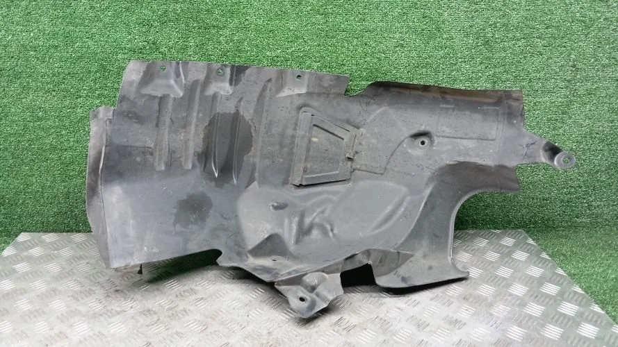 подкрылок Mercedes-Benz 272988 A207 Mercedes-Benz E-Class 272988 A207 A2076901830,A2076900130