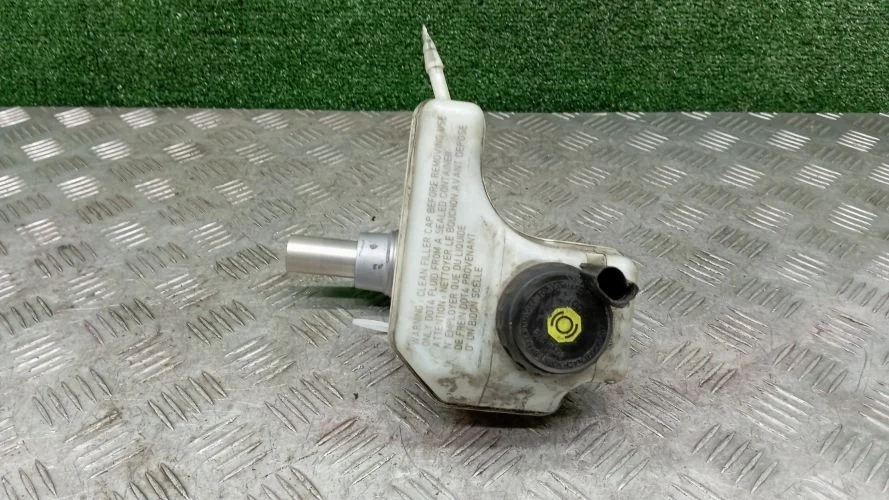 цилиндр главный тормозной Volkswagen CBAB,BVY,CBFA,BMP,CUWA B6,3C2,357,358 Volkswagen Passat,Passat Cc CBAB,BVY,CBFA,BMP,CUWA B6,3C2,357,358 3C1614019E