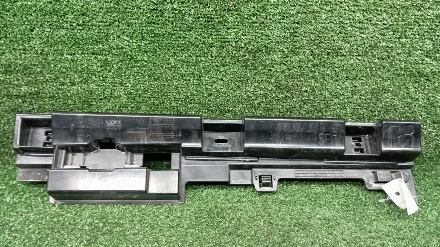 кронштейн крепления порога Bmw N47D20C F30 Bmw 3-Series N47D20C F30 51777256918