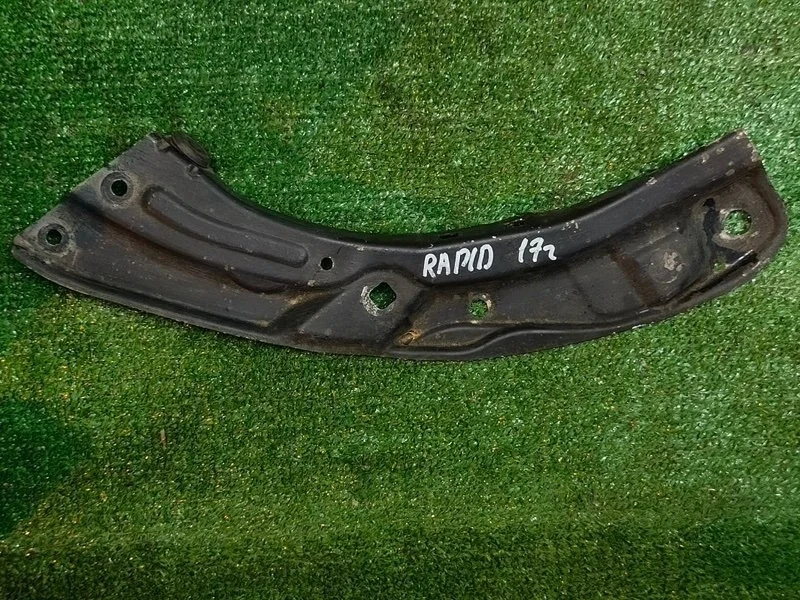 Крепление фары переднее левое Skoda Rapid NH3