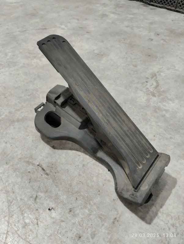 Педаль газа Volkswagen Jetta 6