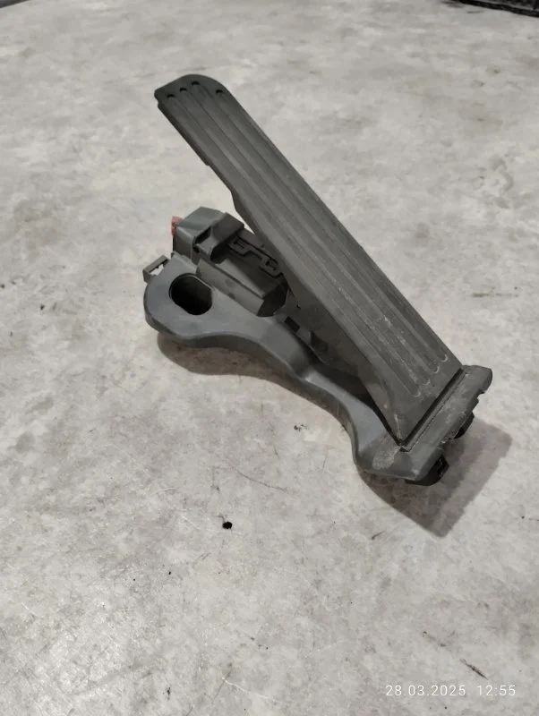 Педаль газа Volkswagen Jetta 6