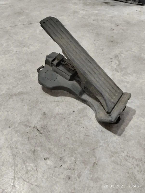 Педаль газа Volkswagen Passat B6