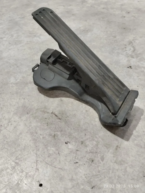 Педаль газа Volkswagen Passat B6