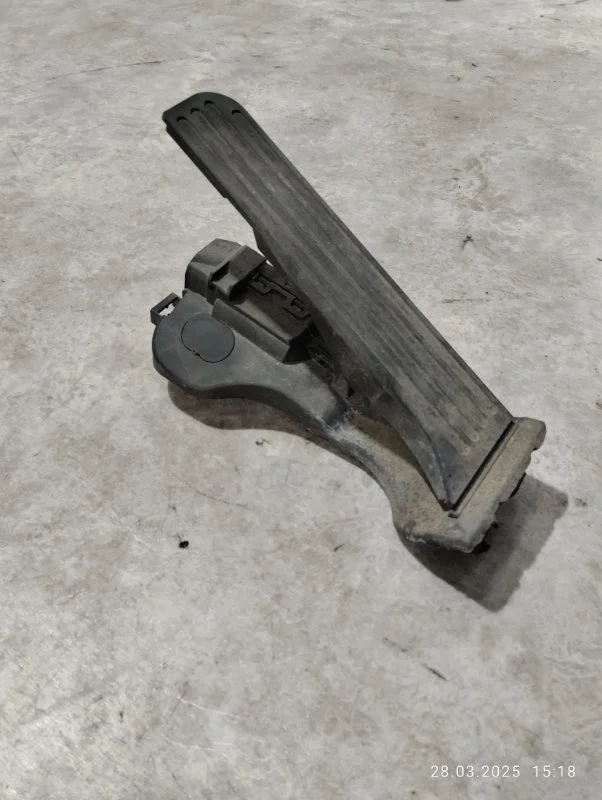 Педаль газа Volkswagen Passat B6