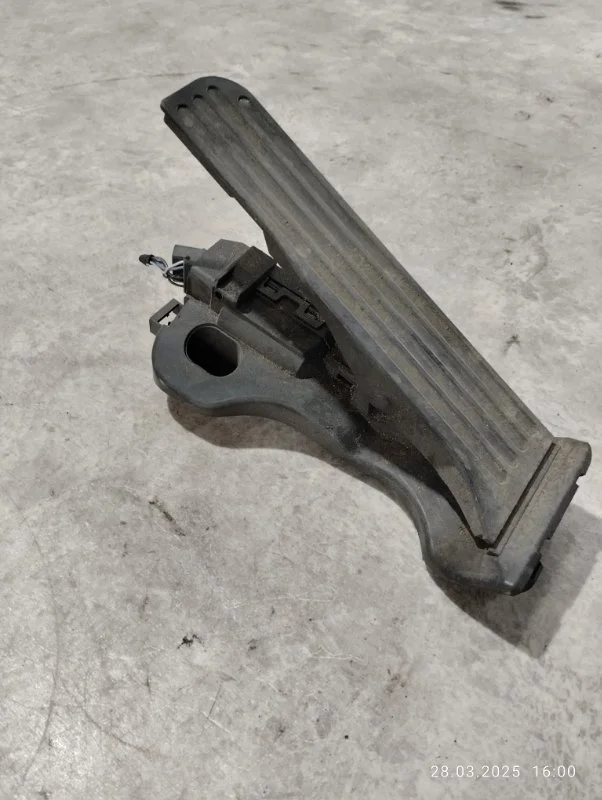 Педаль газа Volkswagen Passat B6