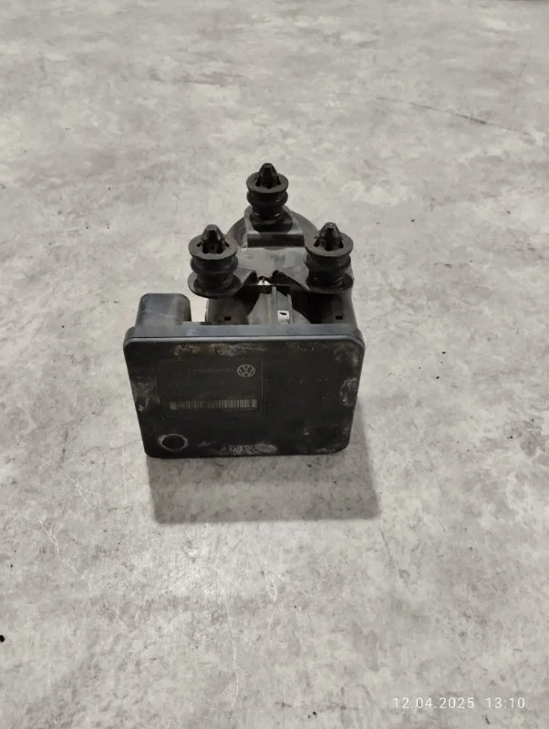 Блок ABS Volkswagen Golf 1K1 BLF 2006