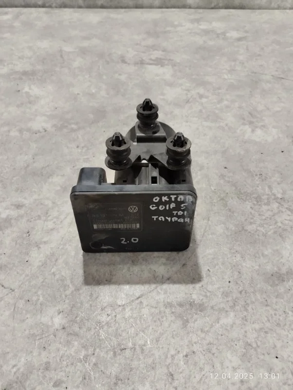 Блок ABS Volkswagen Golf 1K1 BLF 2006