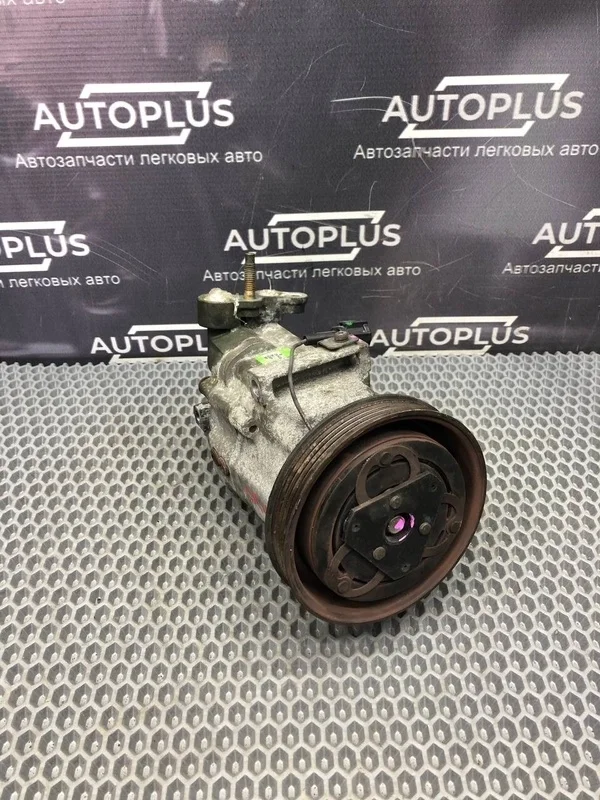 Компрессор кондиционера Nissan Cube 2005 92600AX020 CR14