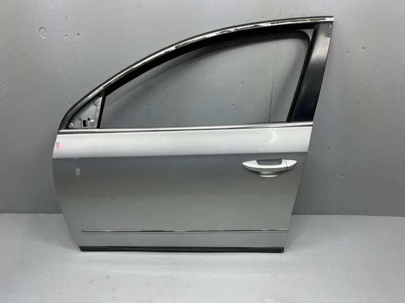Дверь Volkswagen Passat B6