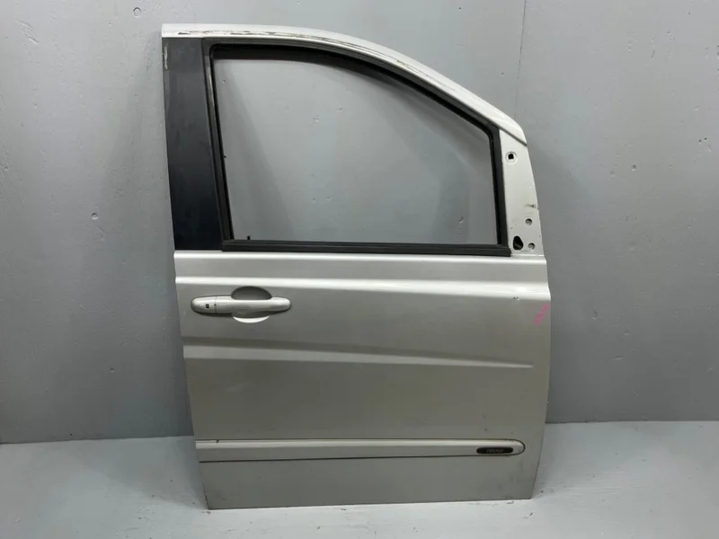 Дверь Mercedes Viano W639