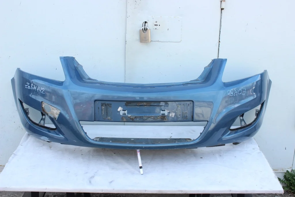 Бампер передний  Opel Zafira B 2008- ZbБМ142