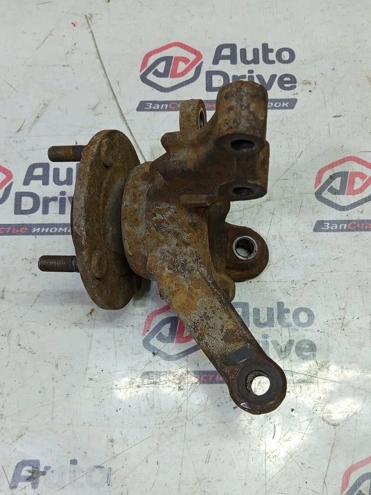 Кулак поворотный Nissan Almera 2005 N16