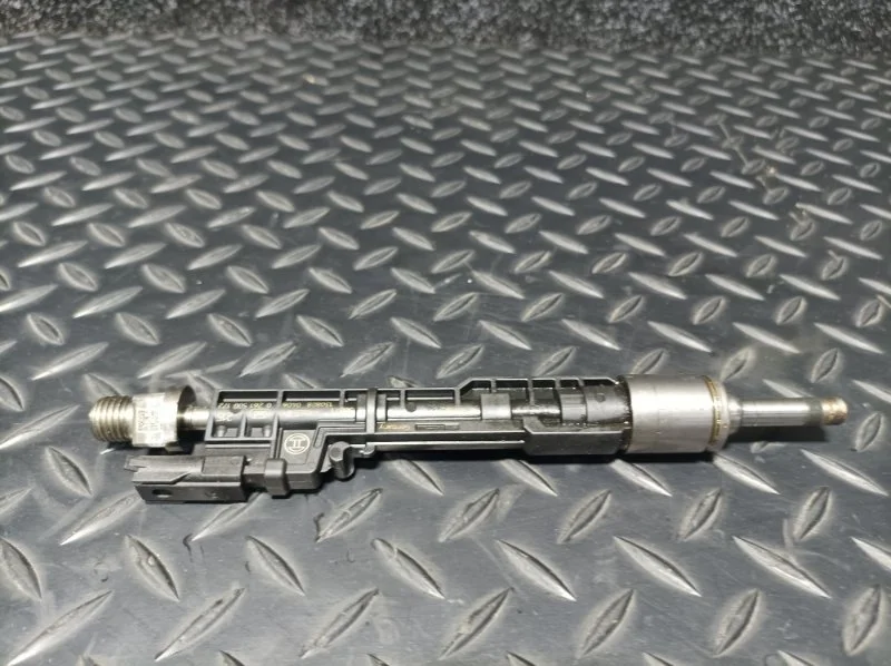 Форсунка топливная Bmw 5 2014 13647639994 F10 N20B20B