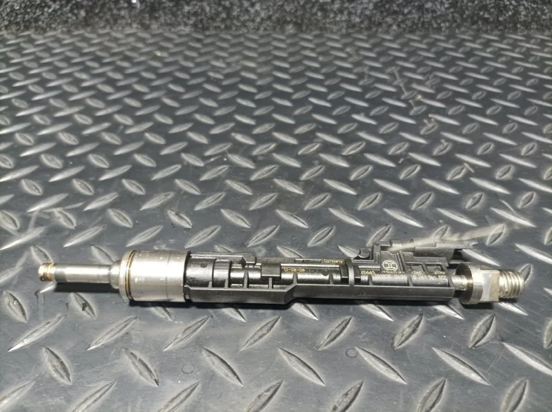 Форсунка топливная Bmw 5 2014 13647639994 F10 N20B20B