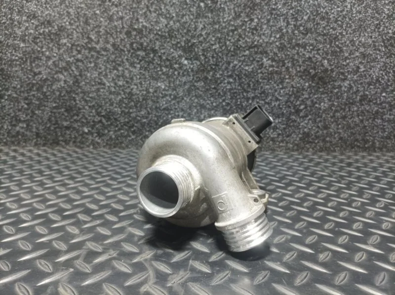 Помпа Bmw X3 2014 11517604027 F25