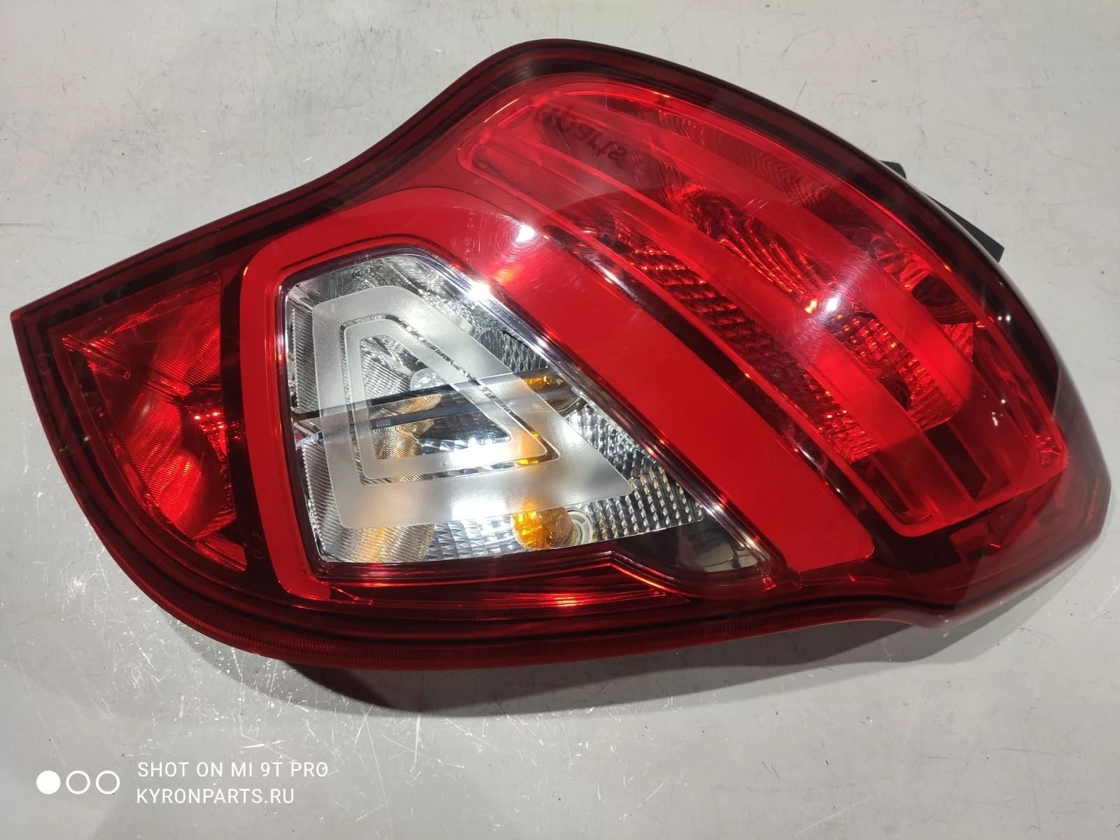Фонарь внешний SsangYong Actyon 2014 C200