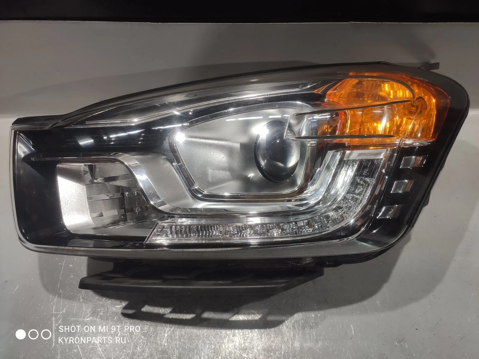 Фара SsangYong Actyon 2014 C200