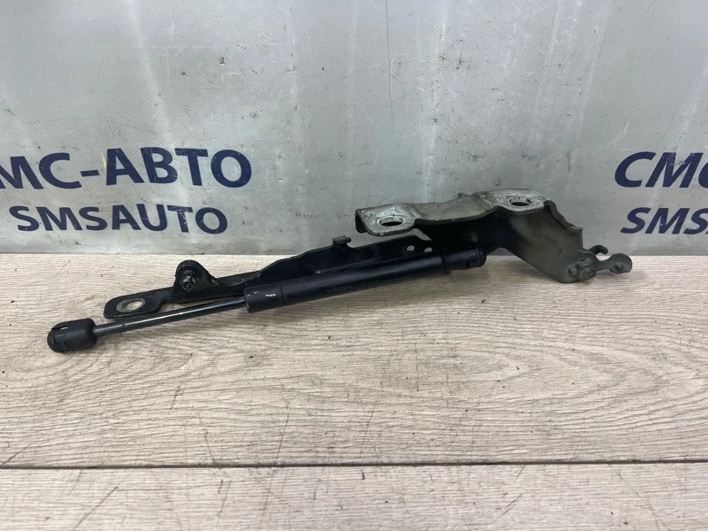 Петля капота Volvo Xc70 31250186 ХС70 3.0 B6304T4, правая