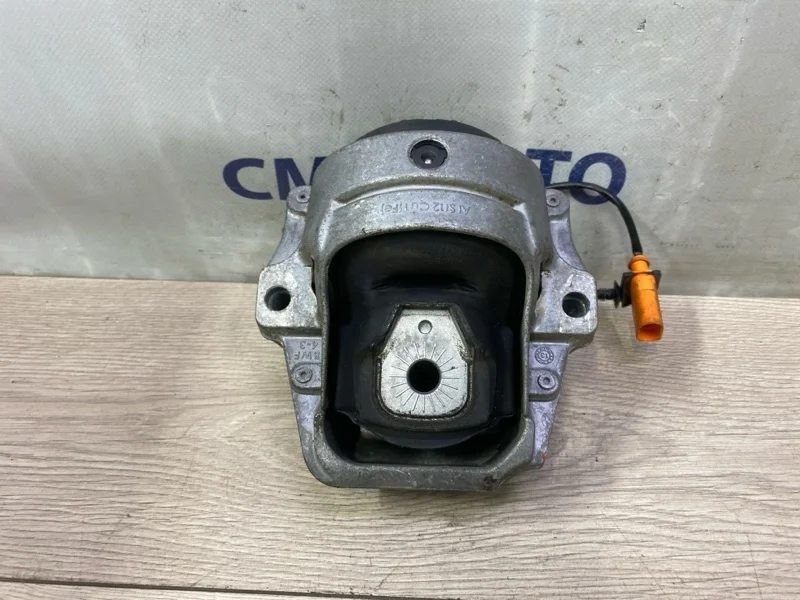 Опора ДВС Audi Q5 8R0199381 8R 2.0T CNC, правая