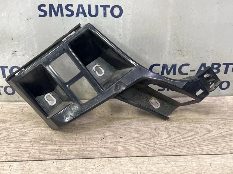 Кронштейн бампера Mercedes-Benz Ml A1668803303 W166 642.826, задний левый